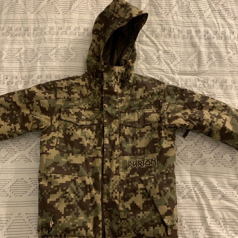 boys burton snowboarding jacket size small